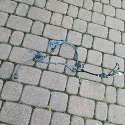 Czujnik koła tył tylnego ABS zawieszenia Toyota Camry VIII XV70 890C0-33021