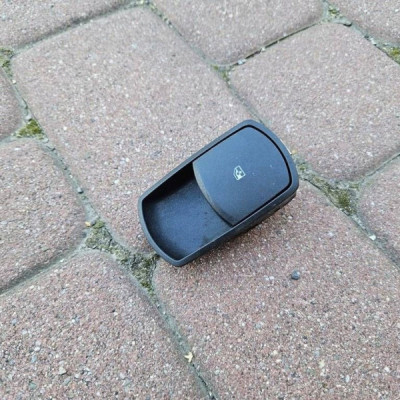 Przełącznik przycisk podnoszenia szyby pasażera Opel Corsa E D 13430018