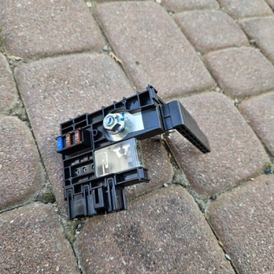 Bezpiecznik klema akumulatora pirotechniczny uderzen Toyota Camry VIII XV70