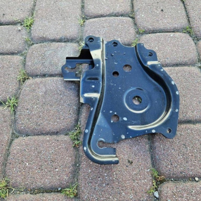 Uchwyt mocowanie wspornik blacha Toyota Camry VIII XV70