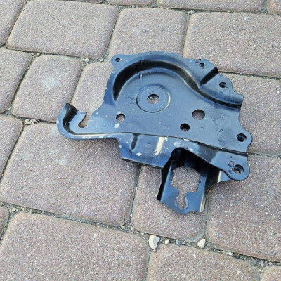 Uchwyt wspornik mocowanie blacha Toyota Camry VIII XV70