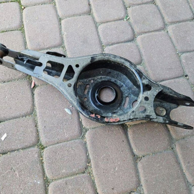 Wahacz tył tylny lewy zawieszenia 2024 Toyota Camry VIII XV70