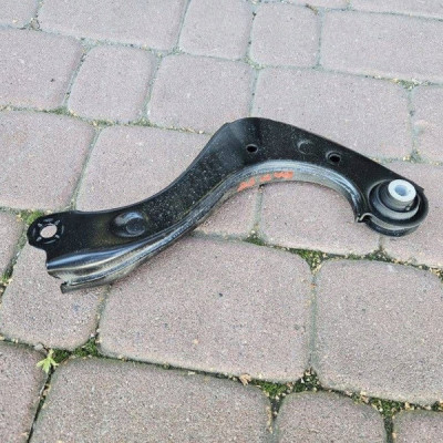 Wahacz tył tylny prawy zawieszenia 2024 Toyota Camry VIII XV70