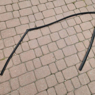 Uszczelka drzwi przód przednia lewa zgarniacz Toyota Camry VIII XV70