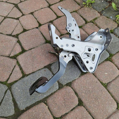 Pedał sprzęgła hamulca EUROPA Toyota Camry VIII XV70