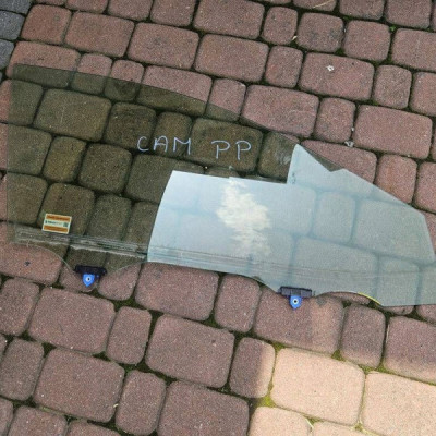 Szyba drzwi przód przednia prawa Europa Toyota Camry VIII XV70