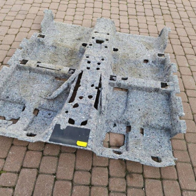 Dywan wyciszenie wygłuszenie dolne Toyota Camry VIII XV70