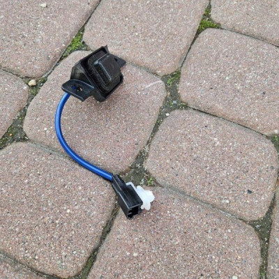 Przycisk otwierania klapy bagażnika mikrostyk Toyota Camry VIII XV70