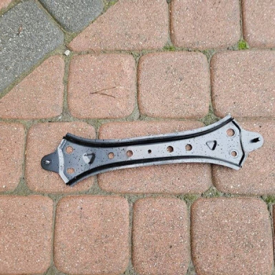 Uchwyt mocowanie wspornik zawieszenia belka blacha Toyota Camry VIII XV70