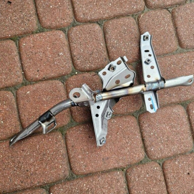 Wspornik mocowanie uchwyt deski belki wzmocnienie Toyota Camry VIII XV70