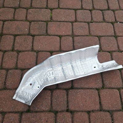 Osłona termiczna wydechu tłumika rura wydechowej Toyota Camry VIII XV70