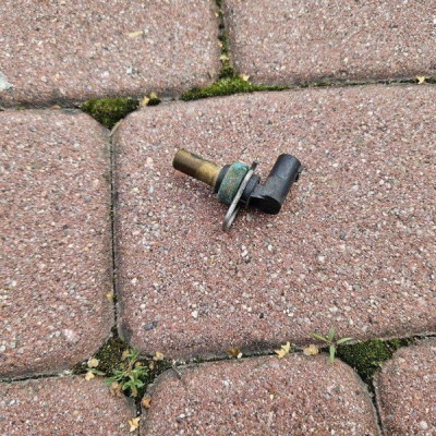 Czujnik temperatury wody płynu chłodzącego + zawleczka Opel Adam 55591401