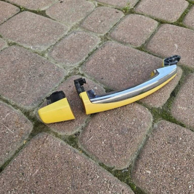 Klamka drzwi przód przednia prawa CHROM Z40Q 40Q zółta Opel Adam
