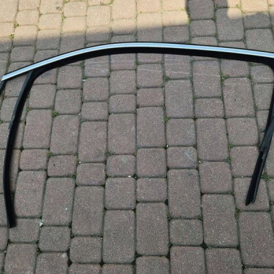 Listwa szyby zgarniacz chrom uszczelka drzwi lewa lewych Opel Adam