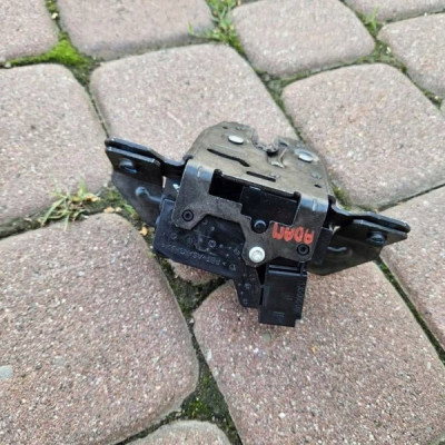 Zamek bagażnika klapy tył tylnej Astra K J Zafira C Opel Adam 13509599