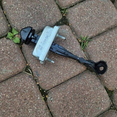 Ogranicznik drzwi przednich LEWY / PRAWY Opel Adam 13412698