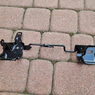 Uchwyt mocowanie wspornik kanapy tył lewy Toyota Camry VIII XV70