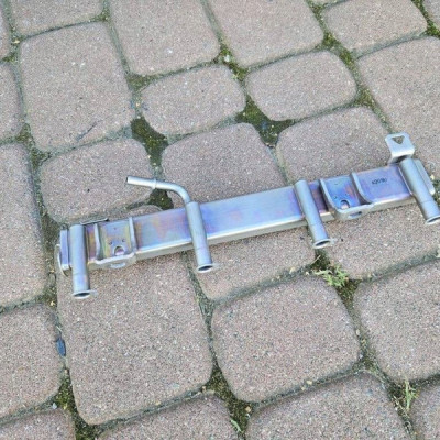 Listwa wtryskowa paliwa 2.5 HYBRYDA XA25A Toyota Camry VIII XV70 4209U