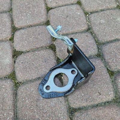 Uchwyt mocowanie pompy 2.5 HYBRYDA XA25A Toyota Camry VIII XV70 25070