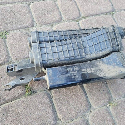 Filtr węglowy obudowa osłona Volkswagen Golf VII 5WA201801