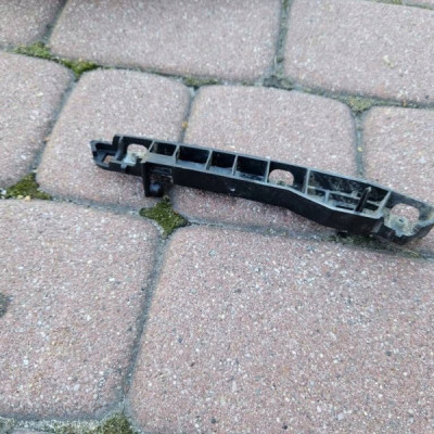 Ślizg uchwyt mocowanie błotnika zderzaka prawy Opel Astra K 39020437