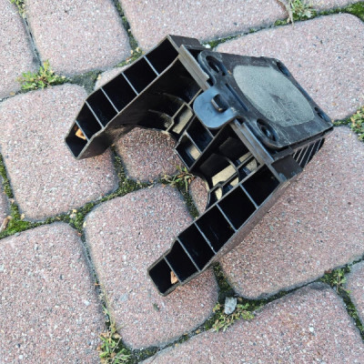 Uchwyt mocowanie wspornik podstawa lewarka Opel Astra K 13454133