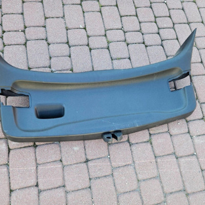 Obudowa osłona klapy tył tylnej bagażnika HB Opel Astra K 39075514