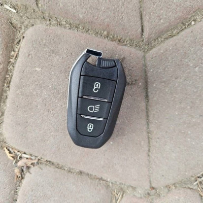 Obudowa osłona kluczyka pilot Peugeot 208 2008 3008 Rifter 9842681480