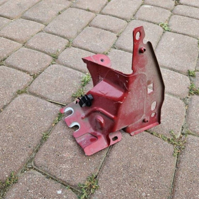 Uchwyt mocowanie wspornik błotnika prawego Opel Mokka B 348308-00