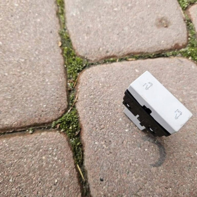 Przycisk przełącznik szyberdachu otwierania włącznik Opel Adam