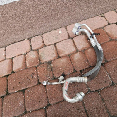 Przewód rura wąż klimatyzacji - posiada zagięcie Opel Adam 39042468