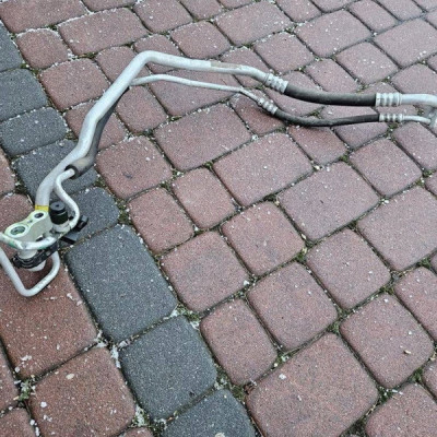 Przewód klimatyzacji - Posiada zagięcie Opel Adam