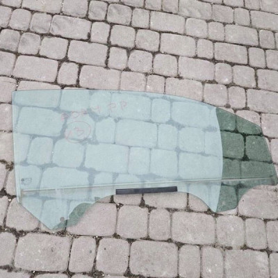 Szyba drzwi przód przednich prawych 2013R Opel Adam