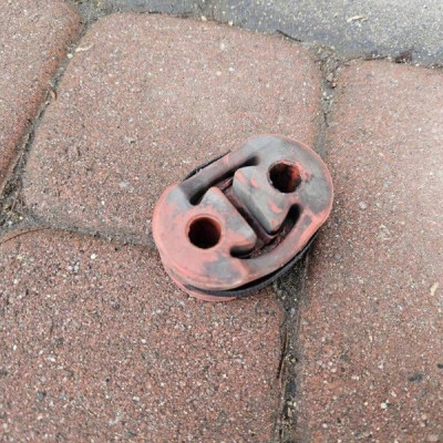 Uchwyt wieszak łącznik wydechy tłumika rury Opel Adam