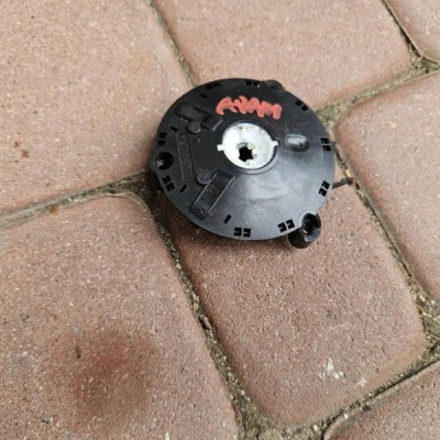 Uchwyt mocowanie szkła wspornik prawe Opel Adam HEUT0034D