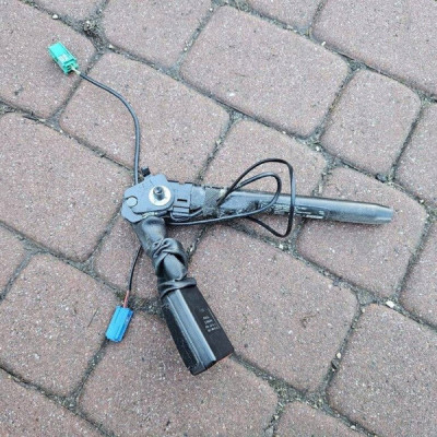 Napinacz fotela kierowcy wpinka zapinka pasa WYSTRZELONA Opel Adam 39022043