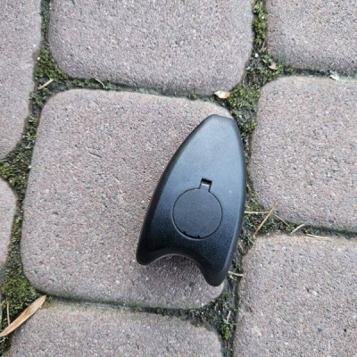 Obudowa osłona napinacza dopinacza pasa AIRBAG Opel Adam