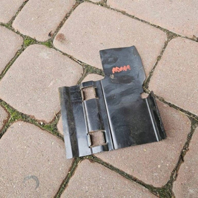 Uchwyt mocowanie wspornik akumulatora blacha Opel Adam