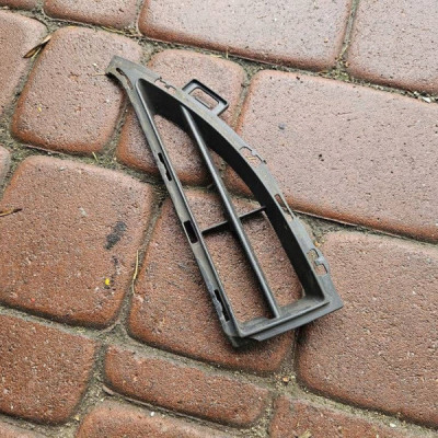 Kratka zderzaka przód przedniego prawa wlot Opel Adam 13451780