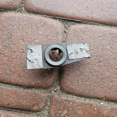 Koszyk uchwyt mocowanie czujnika parkowania PDC przód Opel Adam 13450406