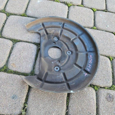 Osłona obudowa tylnej tarczy LEWA / PRAWA Opel Adam 55700911