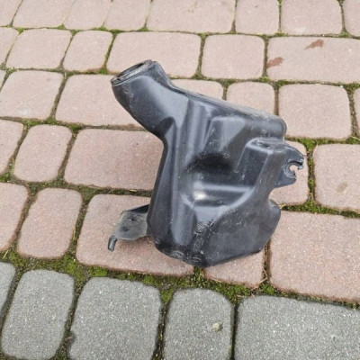 Zbiorniczek spryskiwaczy sprysk płynu Opel Adam 13354363