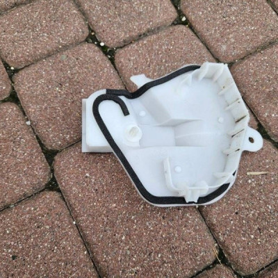 Obudowa osłona drzwi przód przednia lewa Toyota Camry VIII XV70 87964-33020