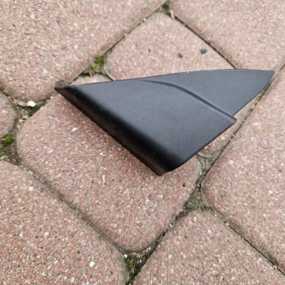 Obudowa osłona boczka tapicerka osłona t Toyota Camry VIII XV70 67492-33130