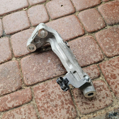 Wspornik uchwyt mocowanie łapa prawa PROACE CITY Combo E S04-10A