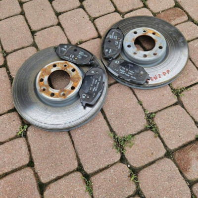 Tarcze przód + klocki NOWE ORYGINAŁ PROACE CITY Combo E Berlingo Rifter