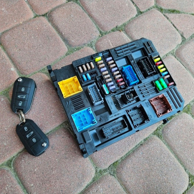 BSI + kluczyki 1.2i Manual bezpieczni Opel Corsa F 9845141280-00 9845141280