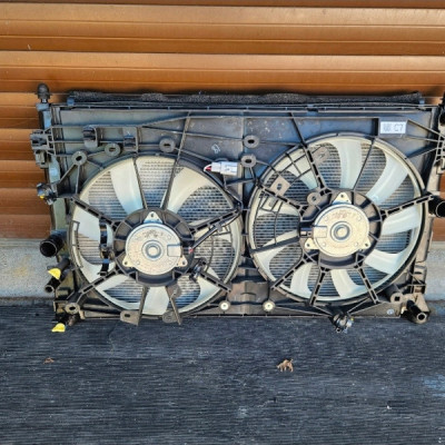 Chłodnice wentylatory wentylator 1.8 hybryd komplet Toyota Corolla E21 E20