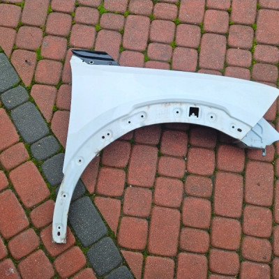 Błotnik przód przedni prawy biały EWP IGŁA Opel Mokka B II