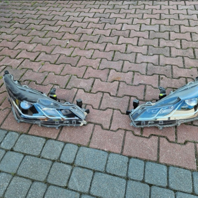 Lampa lampy NOWE EU komplet Toyota Corolla E21 E20 81110-02T31 81150-02T31